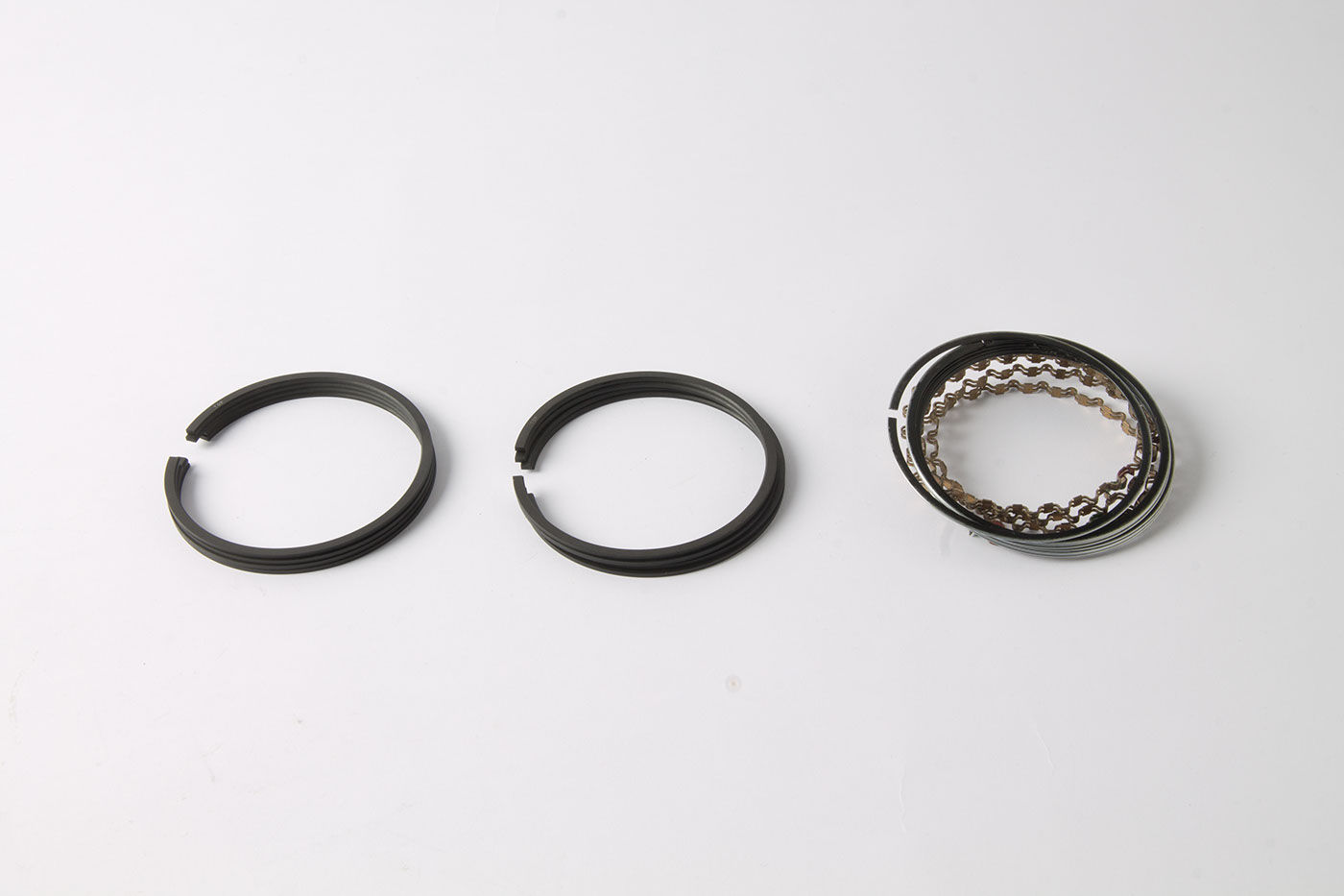 Satz Kolbenringe
Piston ring set
Set de segments de pistons
K